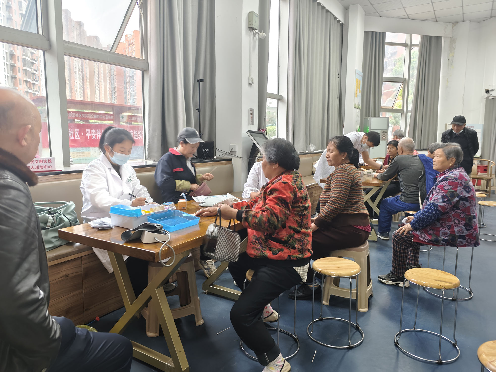 健康护航 情暖夕阳——景源里社区开展免费义诊活动-图片4