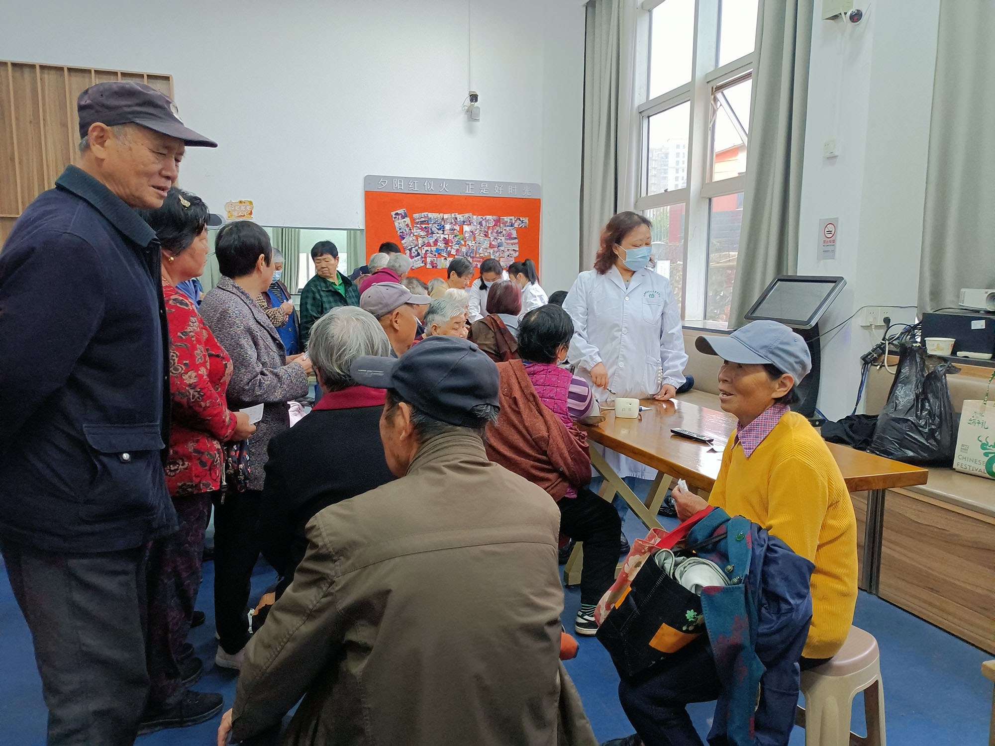 健康护航 情暖夕阳——景源里社区开展免费义诊活动-图片2